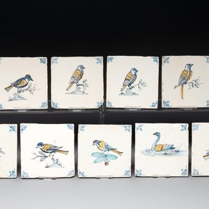 9 polychrome Dutch Delft 'bird' and 'swan' tiles, 17th C. — photo 1