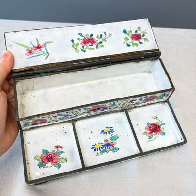 A Chinese Canton enamel rectangular writing desk set — photo 5