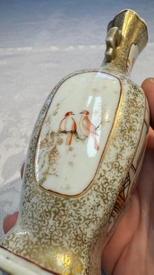 A Chinese Canton famille rose gilt-decorated vase with figural design — photo 11