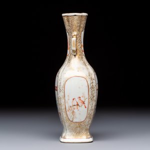 A Chinese Canton famille rose gilt-decorated vase with figural design — photo 5