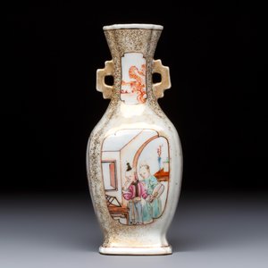 A Chinese Canton famille rose gilt-decorated vase with figural design — photo 2