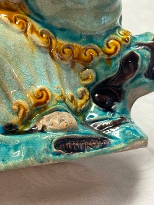 A Chinese Fahua-glazed stoneware 'Guanyin and Child' group — foto 9