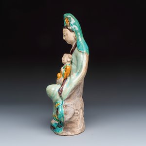 A Chinese Fahua-glazed stoneware 'Guanyin and Child' group — foto 3