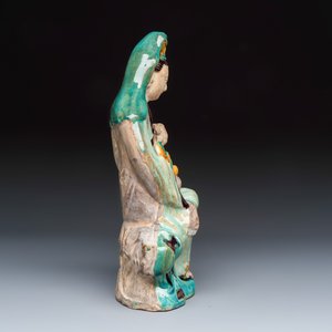 A Chinese Fahua-glazed stoneware 'Guanyin and Child' group — foto 5