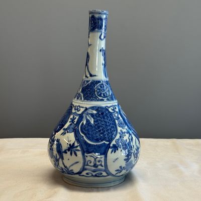 A Chinese blue and white 'Bird among Flowering Branches' bottle vase — photo 5