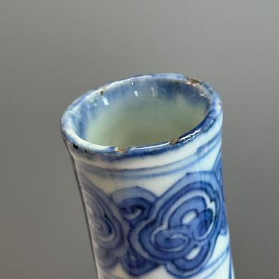 A Chinese blue and white 'Bird among Flowering Branches' bottle vase — photo 9
