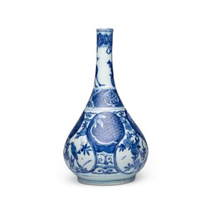 A Chinese blue and white 'Bird among Flowering Branches' bottle vase — photo 2