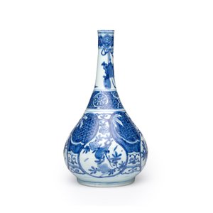 A Chinese blue and white 'Bird among Flowering Branches' bottle vase — photo 3