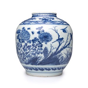 A Chinese blue and white 'Birds Among Flowers' vase — photo 4