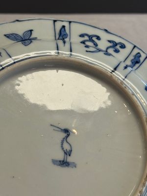 A Chinese blue and white 'Birds Beside the Water' plate — foto 14
