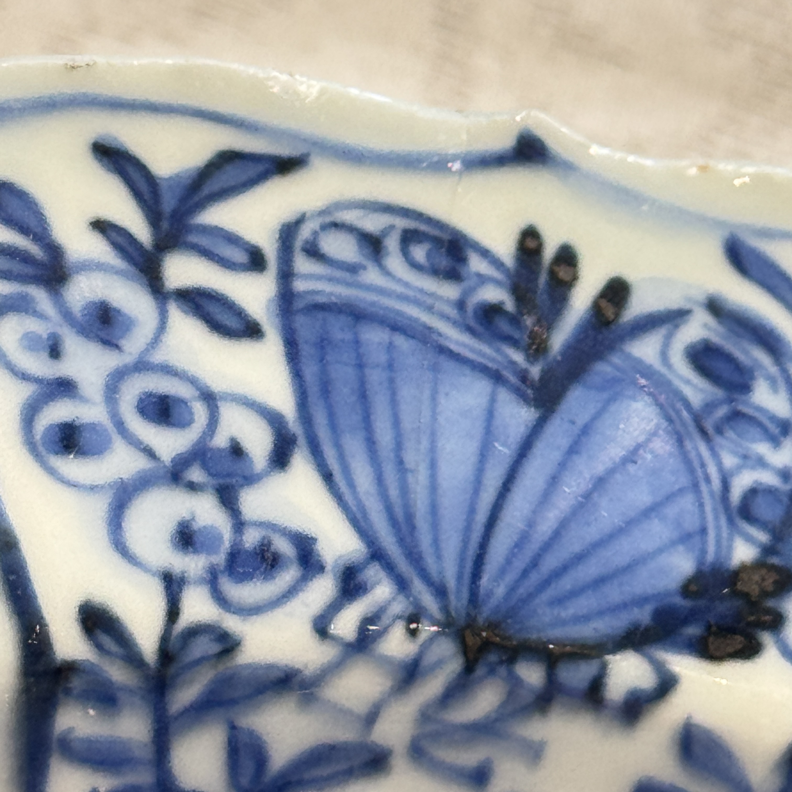 A Chinese blue and white 'Birds Beside the Water' plate — foto 17
