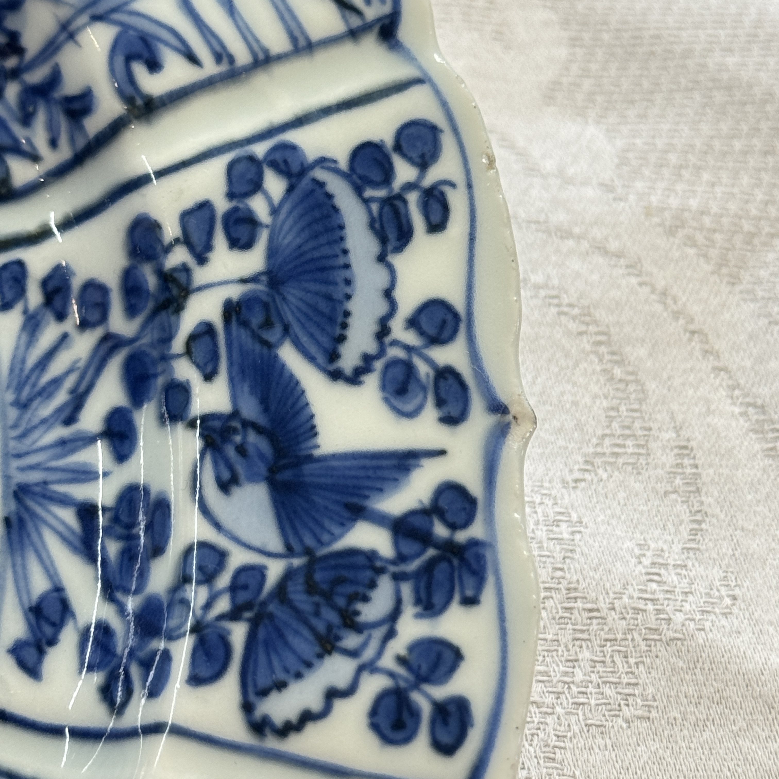 A Chinese blue and white 'Birds Beside the Water' plate — foto 18