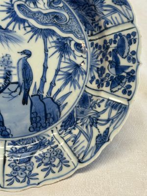 A Chinese blue and white 'Birds Beside the Water' plate — foto 5
