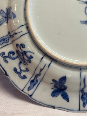 A Chinese blue and white 'Birds Beside the Water' plate — foto 9