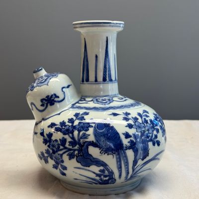 A Chinese blue and white 'Birds among Flowering Branches' kendi — photo 1