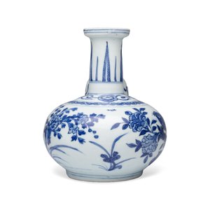 A Chinese blue and white 'Birds among Flowering Branches' kendi — photo 3