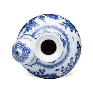 A Chinese blue and white 'Birds among Flowering Branches' kendi — photo 6