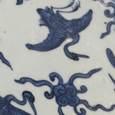 A Chinese blue and white 'Cranes and Flying Horses' dish — foto 10