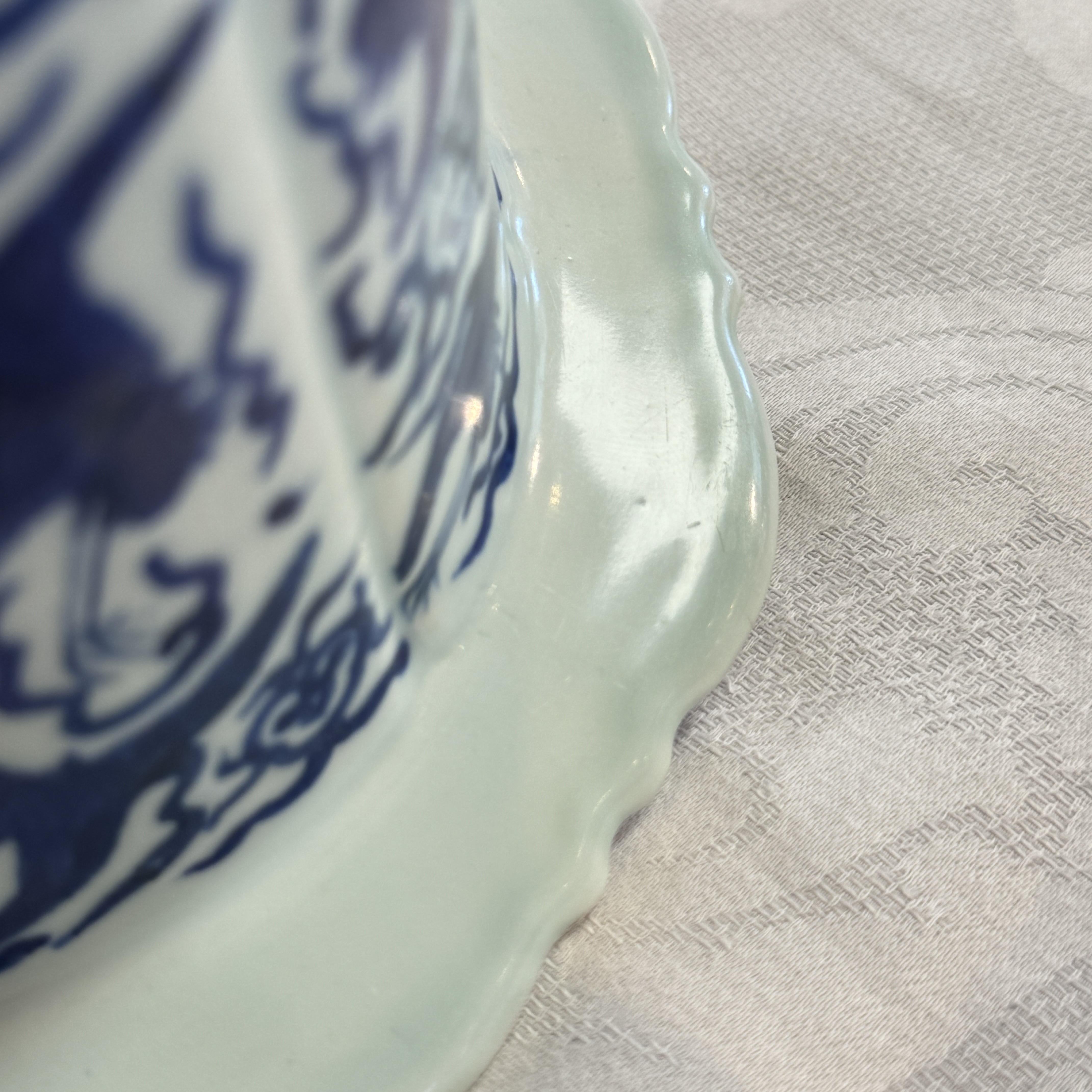 A Chinese blue and white 'Cranes' flowerpot — photo 24