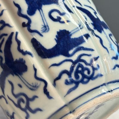 A Chinese blue and white 'Cranes' flowerpot — photo 9