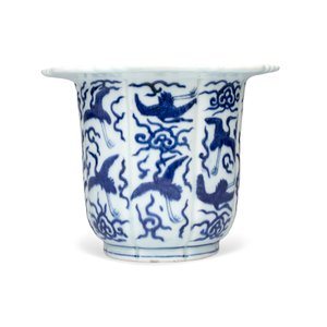 A Chinese blue and white 'Cranes' flowerpot — photo 3