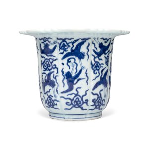 A Chinese blue and white 'Cranes' flowerpot — photo 5