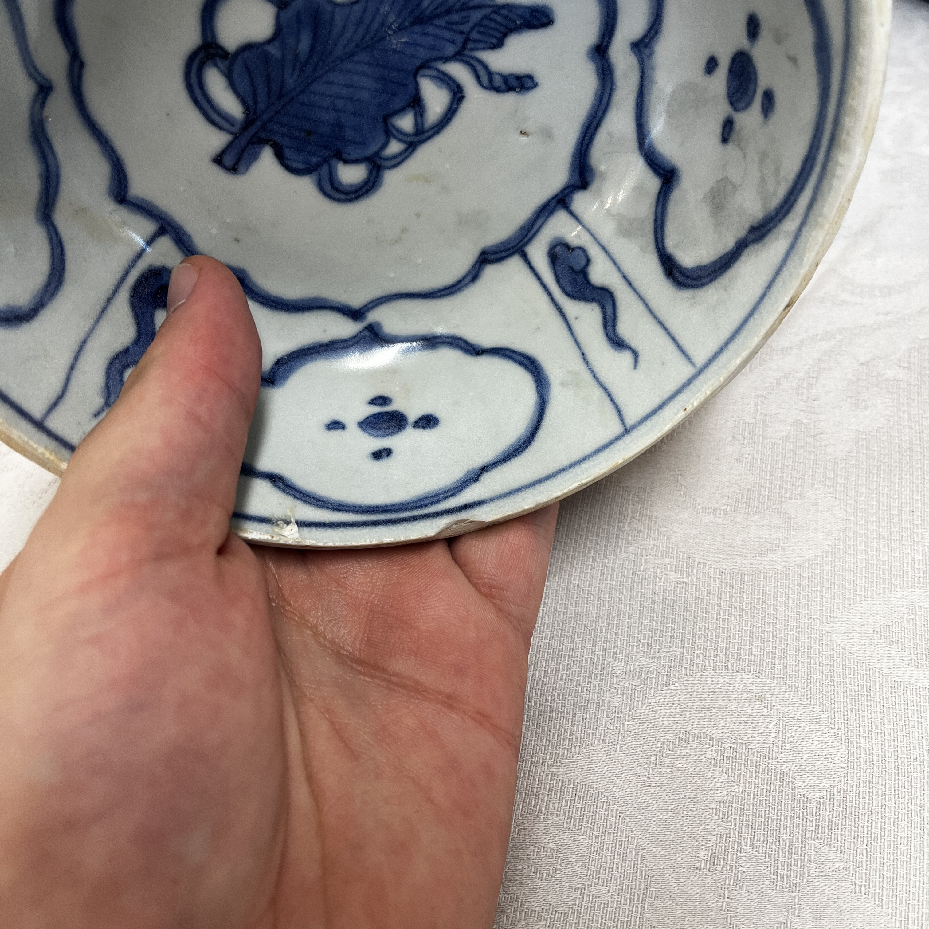 A Chinese blue and white 'Crow' cup or bowl and cover, Hatcher Cargo — photo 42