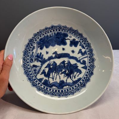 A Chinese blue and white 'Deer' dish — photo 1