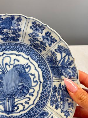 A Chinese blue and white 'Double Gourd' plate — photo 4