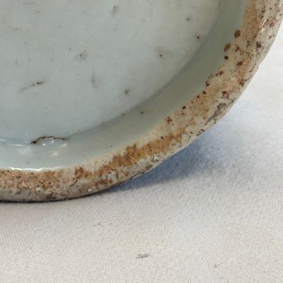 A Chinese blue and white 'Dragons Chasing the Flaming Pearl' meiping vase with original cover — photo 17