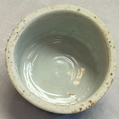 A Chinese blue and white 'Dragons Chasing the Flaming Pearl' meiping vase with original cover — photo 19