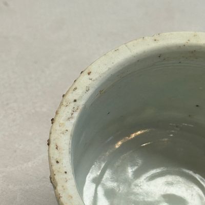 A Chinese blue and white 'Dragons Chasing the Flaming Pearl' meiping vase with original cover — photo 21