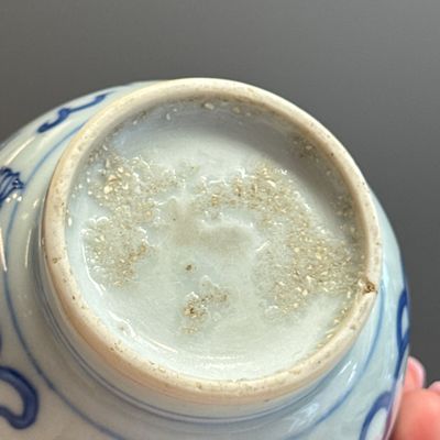 A Chinese blue and white 'Dragons Chasing the Flaming Pearl' vase — 照片 20