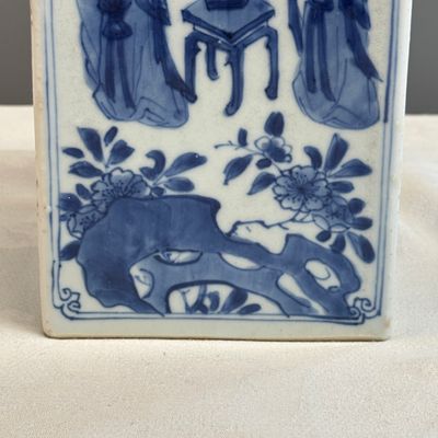 A Chinese blue and white 'Elegant Ladies in a Garden' square flask and cover — 照片 16