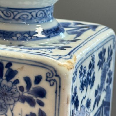 A Chinese blue and white 'Elegant Ladies in a Garden' square flask and cover — 照片 19