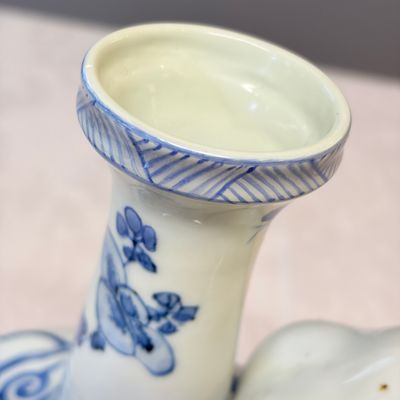A Chinese blue and white 'Elephant' kendi — photo 8