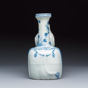 A Chinese blue and white 'Elephant' kendi — photo 3