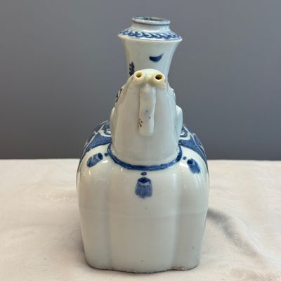 A Chinese blue and white 'Elephant' kendi  — 照片 5