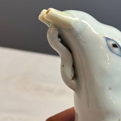 A Chinese blue and white 'Elephant' kendi  — 照片 7