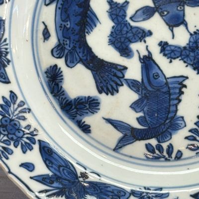 A Chinese blue and white 'Fish and Butterflies' plate — photo 2