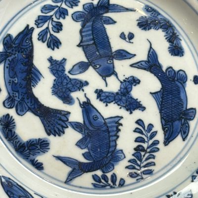 A Chinese blue and white 'Fish and Butterflies' plate — photo 7