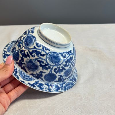 A Chinese blue and white 'Floral Scrolls' bowl — photo 14
