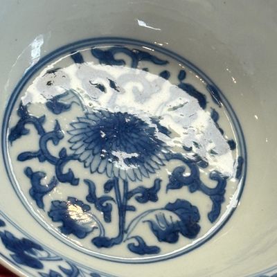 A Chinese blue and white 'Floral Scrolls' bowl — photo 10