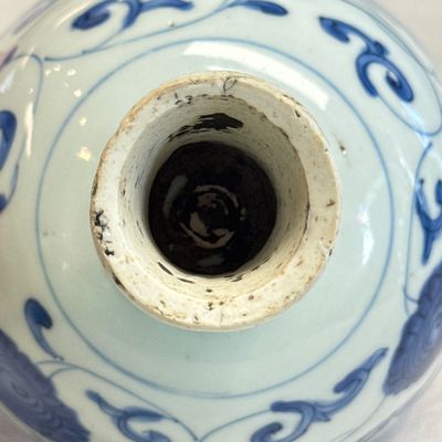 A Chinese blue and white 'Flower Scroll' stem cup — photo 18