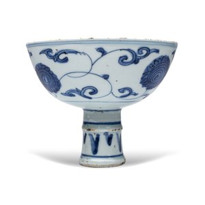 A Chinese blue and white 'Flower Scroll' stem cup — photo 5