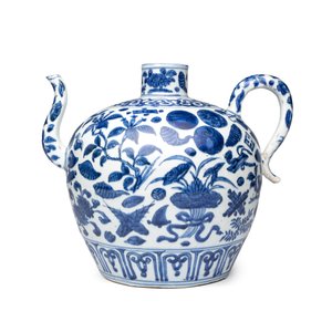 A Chinese blue and white 'Flowers and Auspicious Emblems' ewer — photo 2