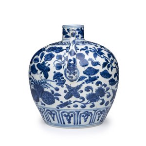 A Chinese blue and white 'Flowers and Auspicious Emblems' ewer — photo 3