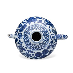 A Chinese blue and white 'Flowers and Auspicious Emblems' ewer — photo 6