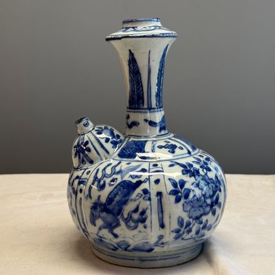 A Chinese blue and white 'Flying Horses' kendi — photo 1
