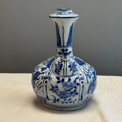 A Chinese blue and white 'Flying Horses' kendi — photo 6